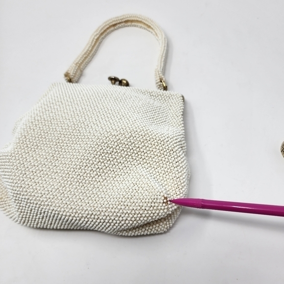 Vintage White Beaded‎ Clasp Handbag - Picture 8 of 11